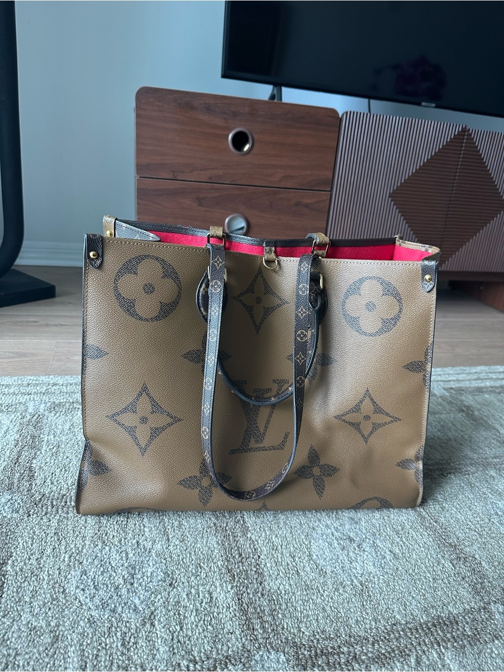 Louis Vuitton Large on the go Bag - Picture 3 of 4